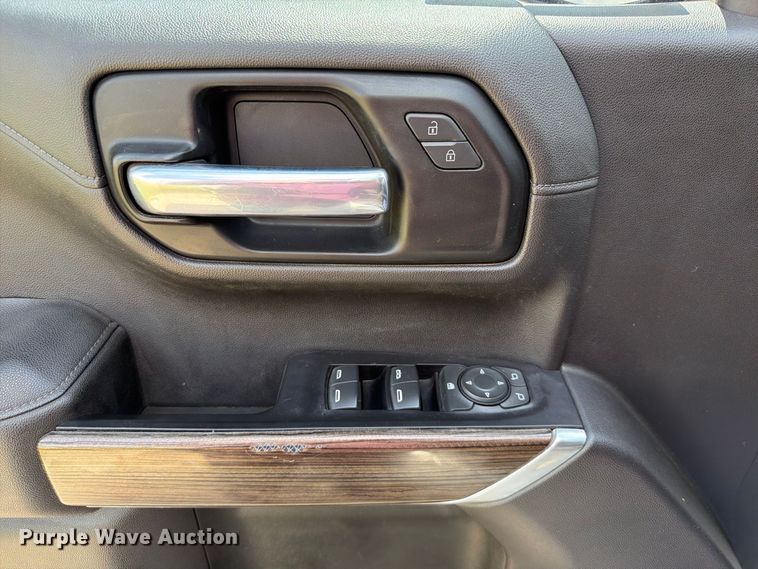 image for item EX2603 2020 Chevrolet Silverado 1500 Crew Cab pickup truck