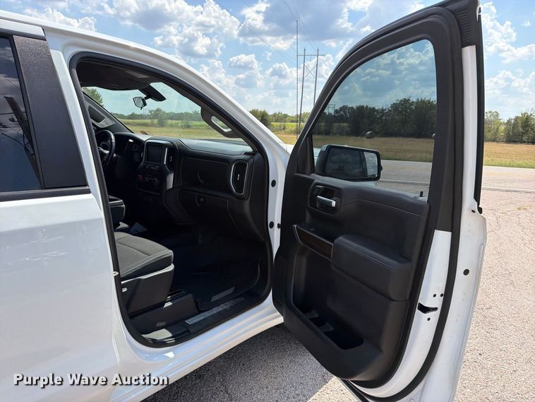 image for item EX2603 2020 Chevrolet Silverado 1500 Crew Cab pickup truck