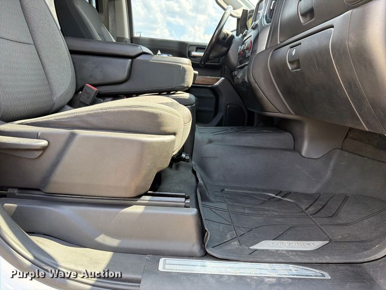image for item EX2603 2020 Chevrolet Silverado 1500 Crew Cab pickup truck