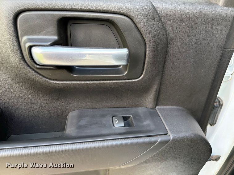 image for item EX2603 2020 Chevrolet Silverado 1500 Crew Cab pickup truck