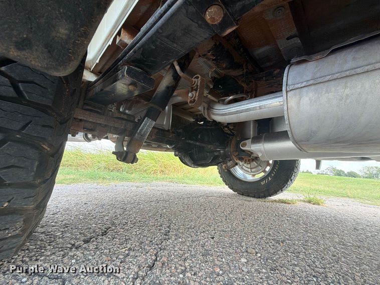 image for item EX2603 2020 Chevrolet Silverado 1500 Crew Cab pickup truck