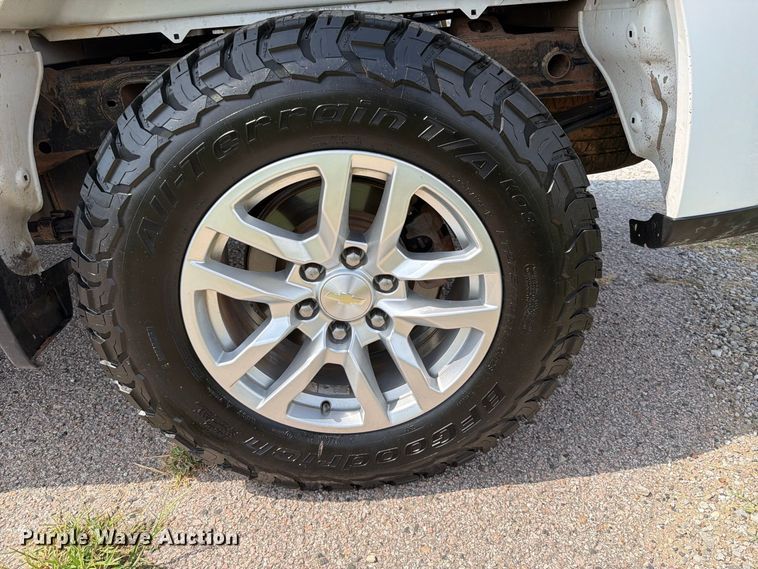image for item EX2603 2020 Chevrolet Silverado 1500 Crew Cab pickup truck
