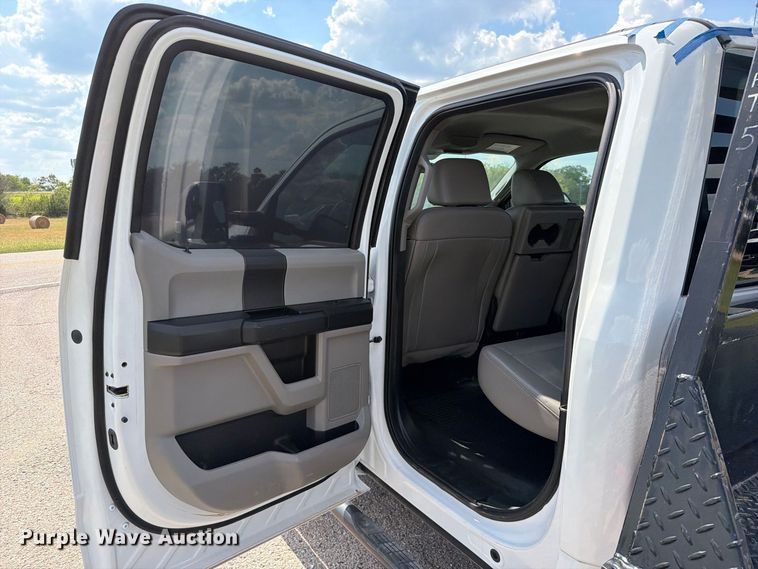 image for item EX2604 2017 Ford F550 Super Duty Crew Cab flatbed truck