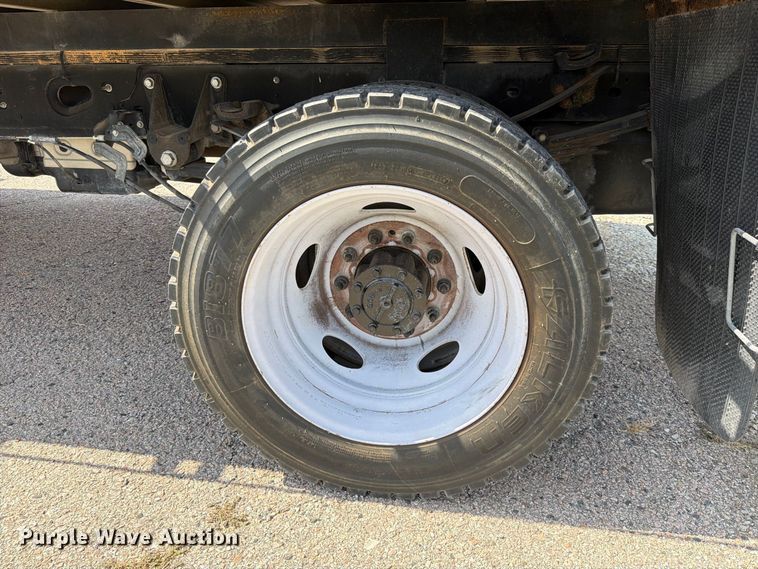 image for item EX2604 2017 Ford F550 Super Duty Crew Cab flatbed truck