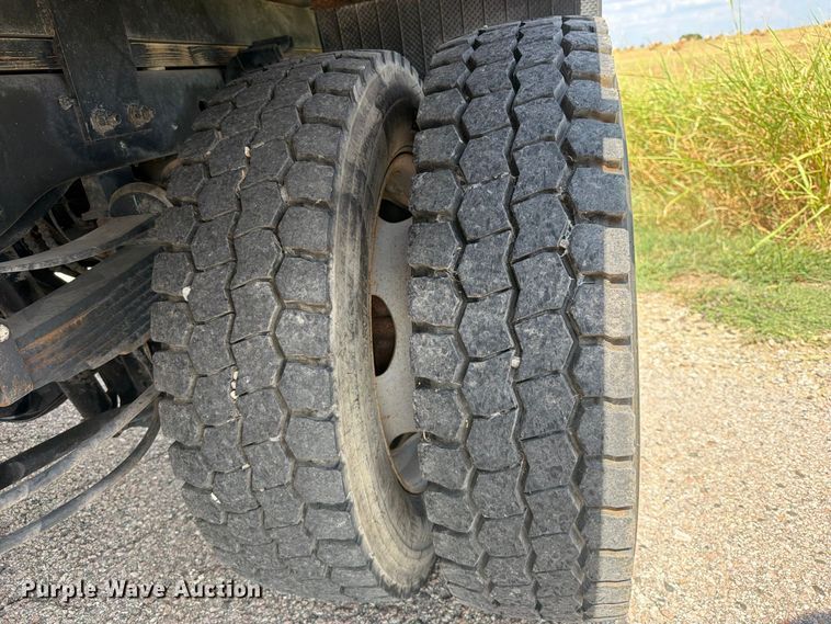 image for item EX2604 2017 Ford F550 Super Duty Crew Cab flatbed truck