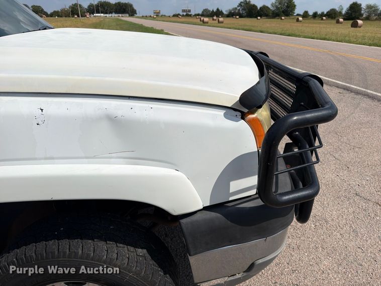 image for item EX2605 2007 Chevrolet Silverado 2500HD Crew Cab flatbed pickup truck