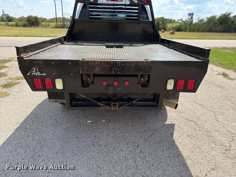 image for item EX2605 2007 Chevrolet Silverado 2500HD Crew Cab flatbed pickup truck