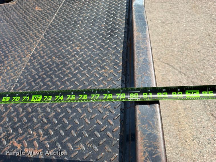 image for item EX2605 2007 Chevrolet Silverado 2500HD Crew Cab flatbed pickup truck