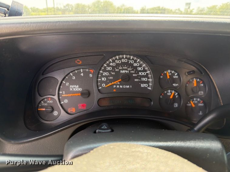 image for item EX2605 2007 Chevrolet Silverado 2500HD Crew Cab flatbed pickup truck