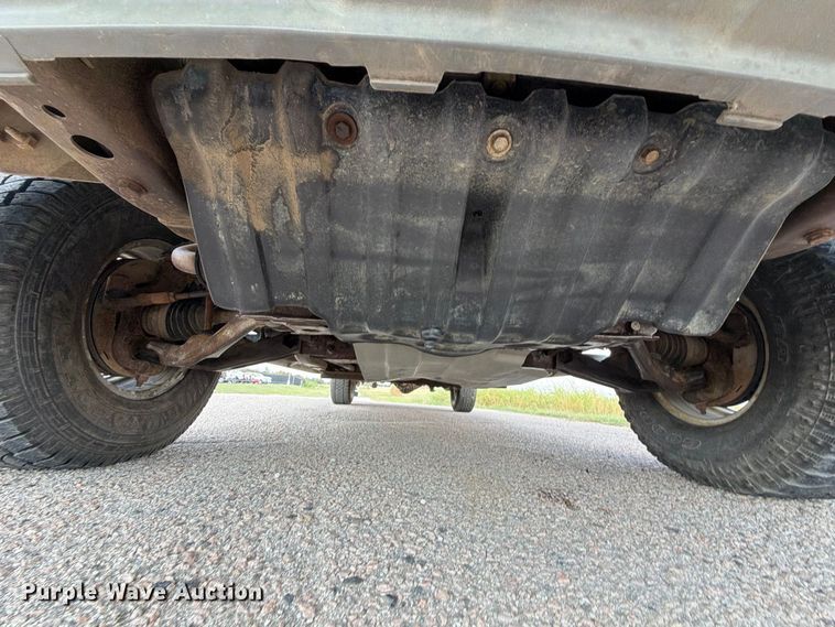 image for item EX2605 2007 Chevrolet Silverado 2500HD Crew Cab flatbed pickup truck