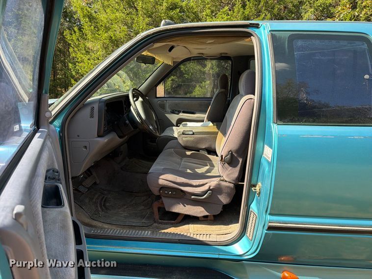 image for item EX2606 1996 Dodge Ram 2500 Ext. Cab pickup truck