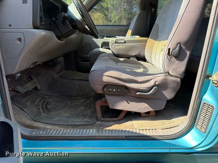 image for item EX2606 1996 Dodge Ram 2500 Ext. Cab pickup truck
