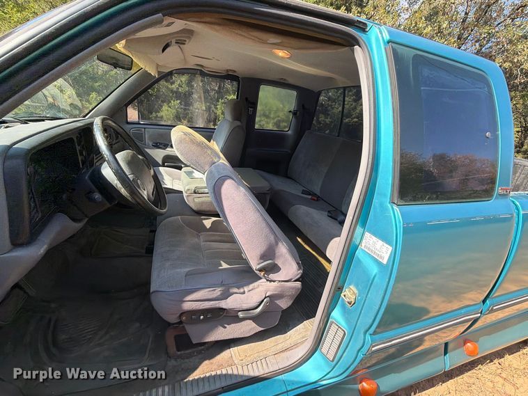image for item EX2606 1996 Dodge Ram 2500 Ext. Cab pickup truck