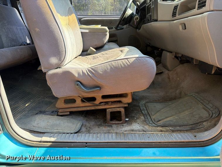image for item EX2606 1996 Dodge Ram 2500 Ext. Cab pickup truck