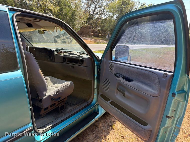 image for item EX2606 1996 Dodge Ram 2500 Ext. Cab pickup truck