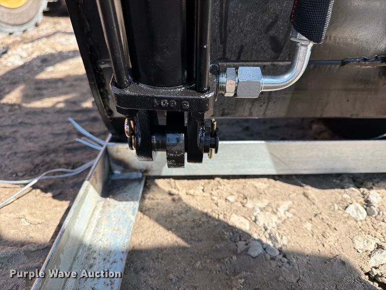 image for item EX4278 Wolverine LR72 skid steer root grapple bucket
