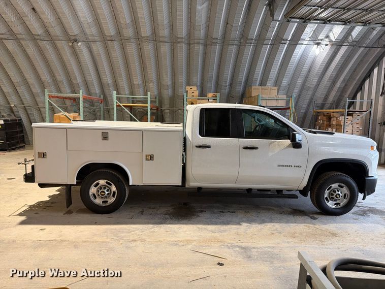 image for item EX4602 2020 Chevrolet Silverado 2500HD Ext. Cab utility bed pickup truck