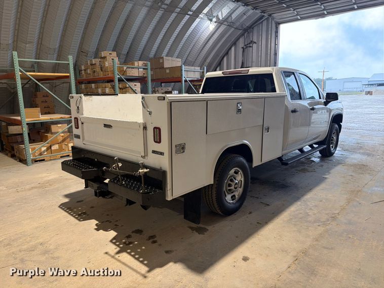 image for item EX4602 2020 Chevrolet Silverado 2500HD Ext. Cab utility bed pickup truck