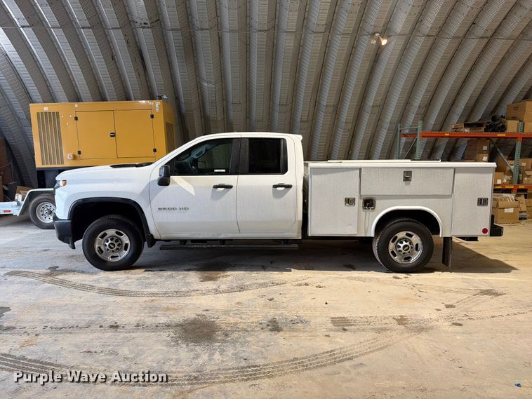 image for item EX4602 2020 Chevrolet Silverado 2500HD Ext. Cab utility bed pickup truck
