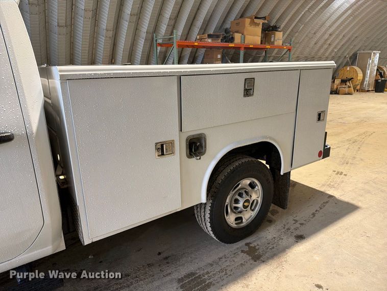 image for item EX4602 2020 Chevrolet Silverado 2500HD Ext. Cab utility bed pickup truck