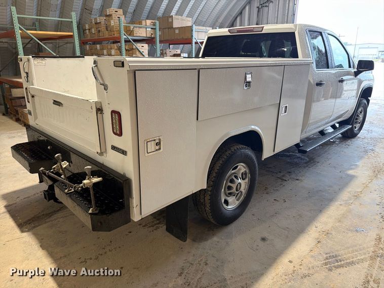 image for item EX4602 2020 Chevrolet Silverado 2500HD Ext. Cab utility bed pickup truck