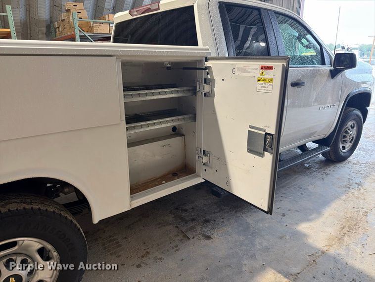 image for item EX4602 2020 Chevrolet Silverado 2500HD Ext. Cab utility bed pickup truck