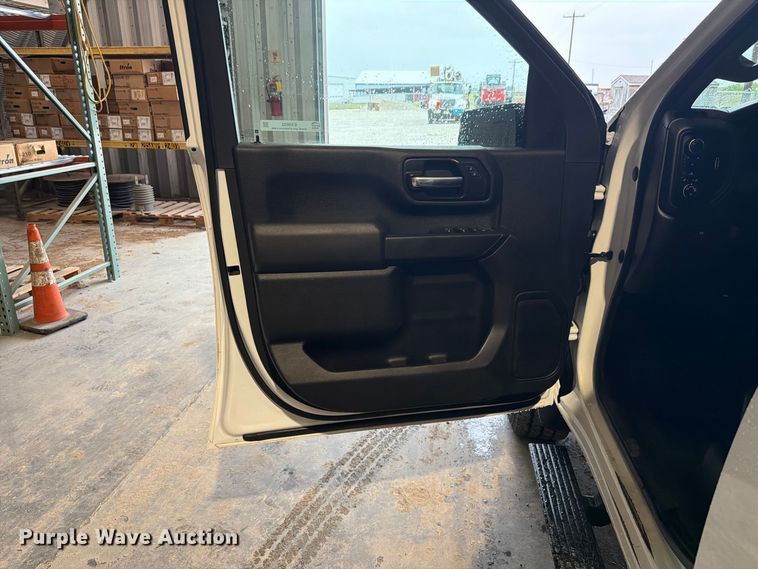 image for item EX4602 2020 Chevrolet Silverado 2500HD Ext. Cab utility bed pickup truck