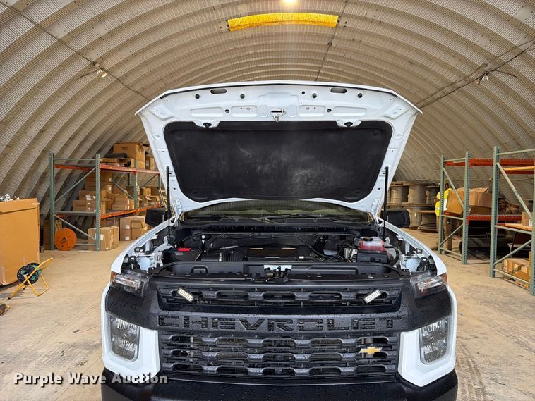 image for item EX4602 2020 Chevrolet Silverado 2500HD Ext. Cab utility bed pickup truck