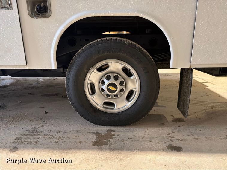 image for item EX4602 2020 Chevrolet Silverado 2500HD Ext. Cab utility bed pickup truck