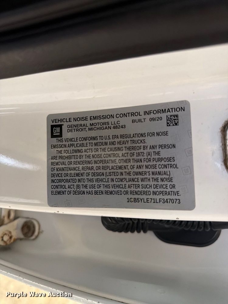 image for item EX4602 2020 Chevrolet Silverado 2500HD Ext. Cab utility bed pickup truck