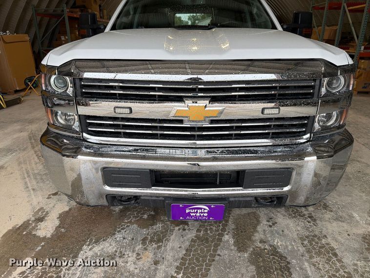 image for item EX4603 2019 Chevrolet Silverado 2500HD Ext. Cab utility bed pickup truck