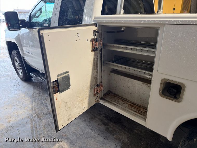 image for item EX4603 2019 Chevrolet Silverado 2500HD Ext. Cab utility bed pickup truck