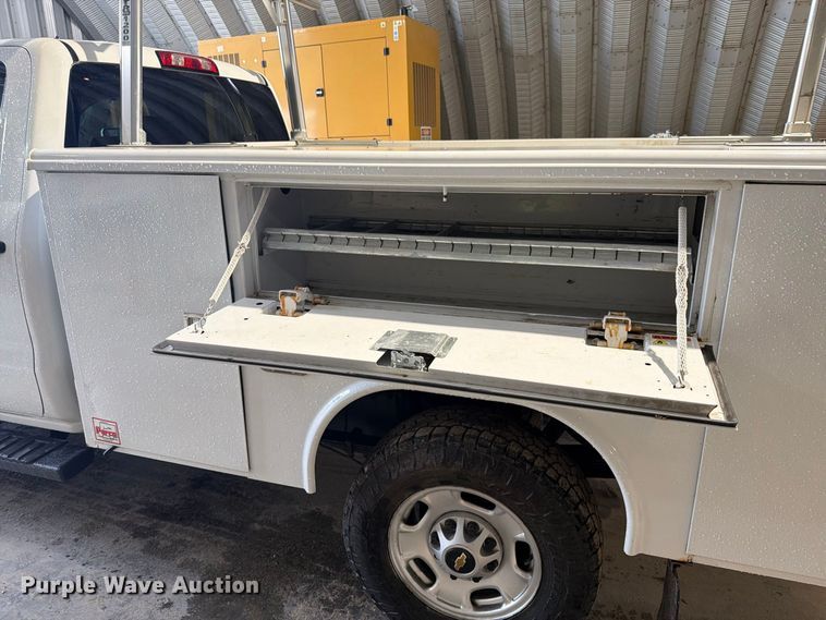 image for item EX4603 2019 Chevrolet Silverado 2500HD Ext. Cab utility bed pickup truck