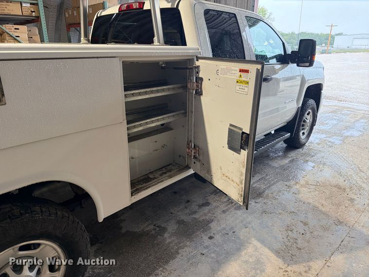 image for item EX4603 2019 Chevrolet Silverado 2500HD Ext. Cab utility bed pickup truck