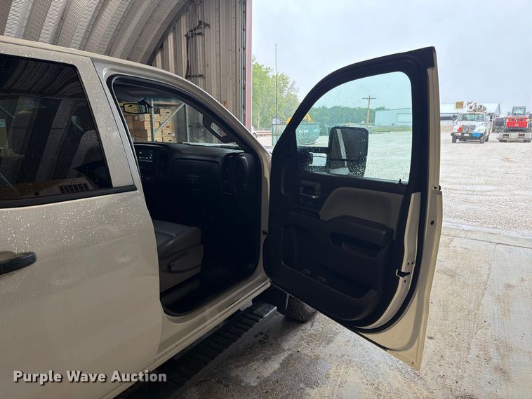 image for item EX4603 2019 Chevrolet Silverado 2500HD Ext. Cab utility bed pickup truck