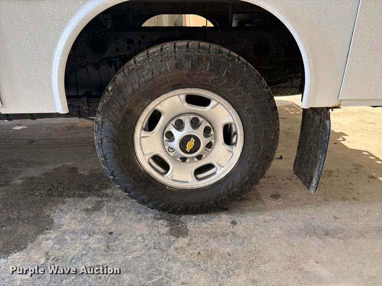 image for item EX4603 2019 Chevrolet Silverado 2500HD Ext. Cab utility bed pickup truck