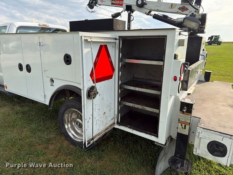 image for item EX4606 2013 Ford F550 Super Duty utility / service truck