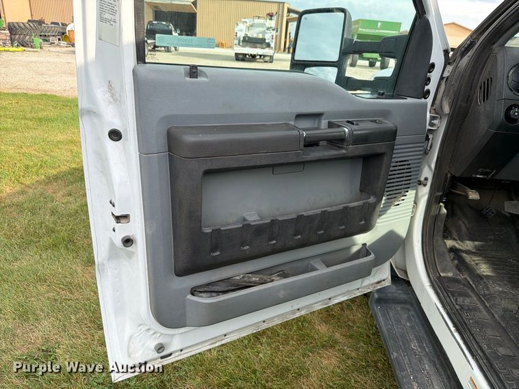 image for item EX4606 2013 Ford F550 Super Duty utility / service truck