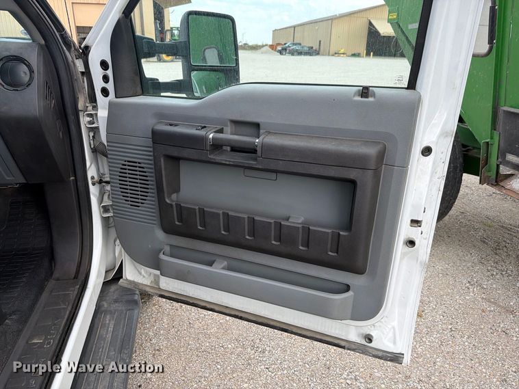 image for item EX4606 2013 Ford F550 Super Duty utility / service truck