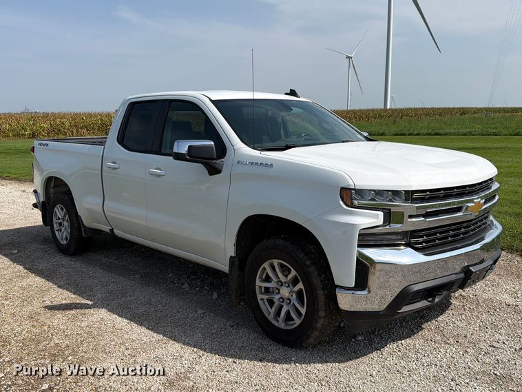 image for item EX4611 2021 Chevrolet Silverado 1500 Ext. Cab pickup truck