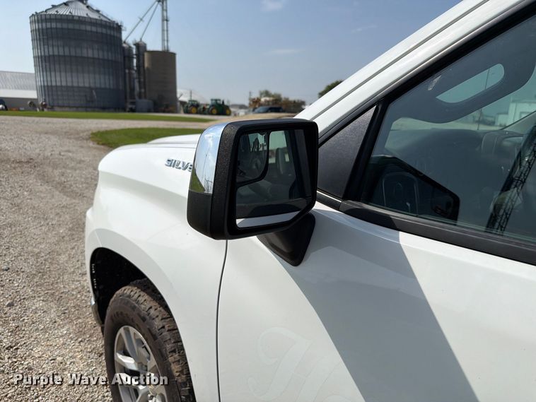 image for item EX4611 2021 Chevrolet Silverado 1500 Ext. Cab pickup truck