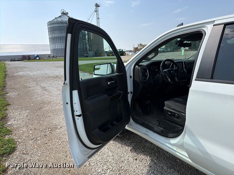 image for item EX4611 2021 Chevrolet Silverado 1500 Ext. Cab pickup truck