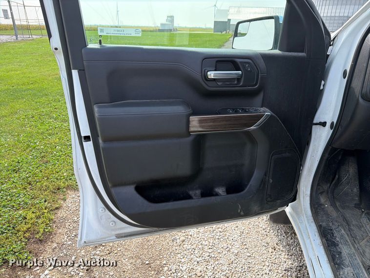 image for item EX4611 2021 Chevrolet Silverado 1500 Ext. Cab pickup truck
