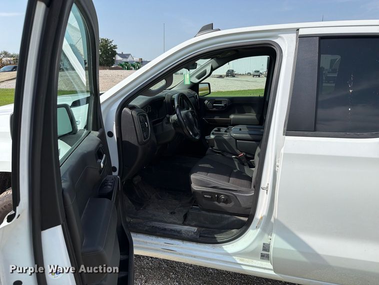 image for item EX4611 2021 Chevrolet Silverado 1500 Ext. Cab pickup truck