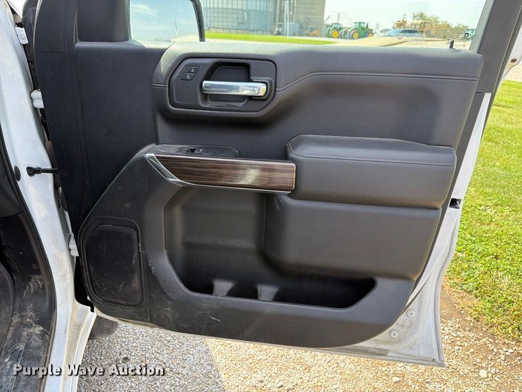 image for item EX4611 2021 Chevrolet Silverado 1500 Ext. Cab pickup truck