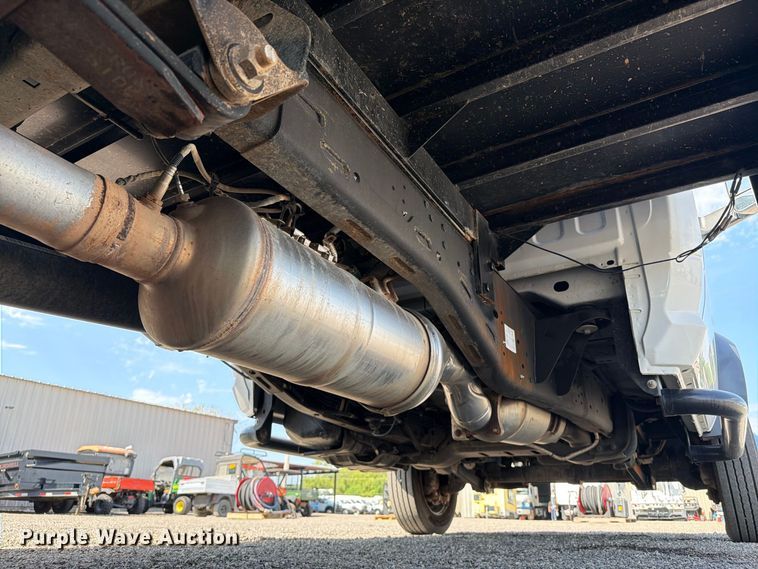 image for item FB5063 2018 RAM 5500 Heavy Duty flatbed truck
