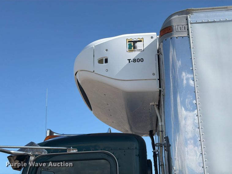 image for item FB5074 2014 Peterbilt 337 refrigerated truck