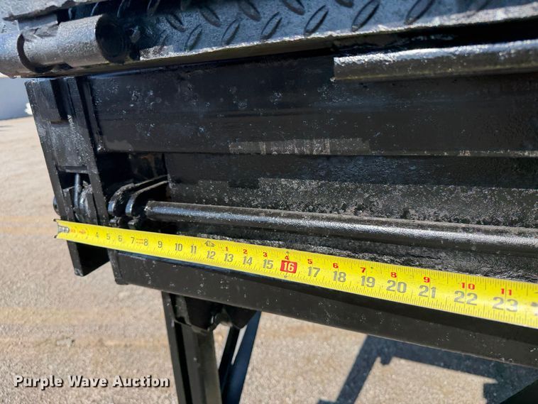 image for item FB5074 2014 Peterbilt 337 refrigerated truck