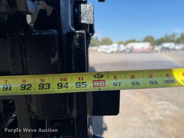 image for item FB5074 2014 Peterbilt 337 refrigerated truck