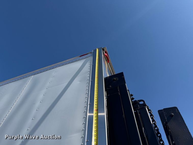image for item FB5074 2014 Peterbilt 337 refrigerated truck